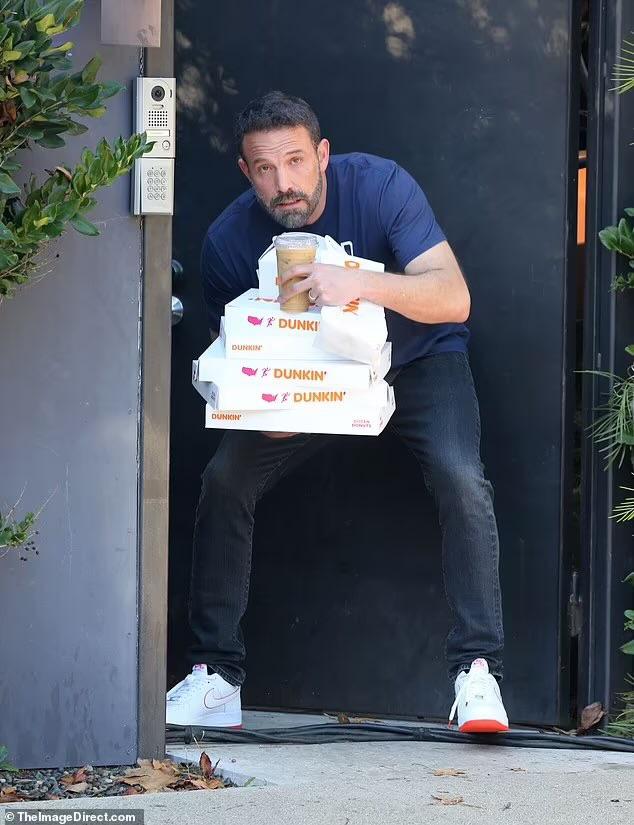 ben affleck with dunkin donuts